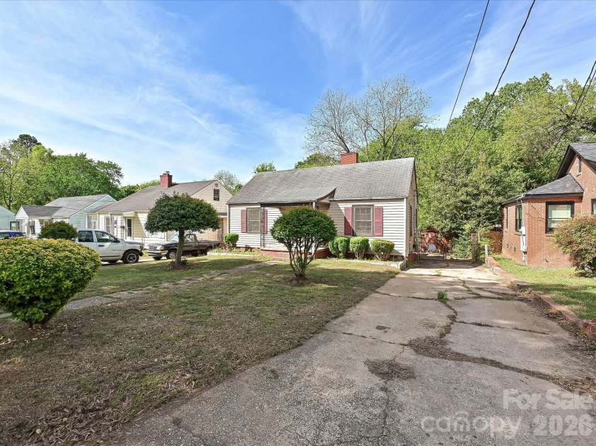 2629 Ringwood Street, Charlotte, NC 28208.  MLS# CAR4364721, YatesRealty ID 10176. 