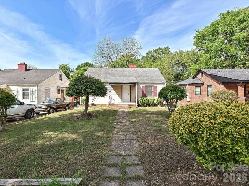 2629 Ringwood Street, Charlotte, NC 28208.  MLS# CAR4364721, YatesRealty ID 10176. 