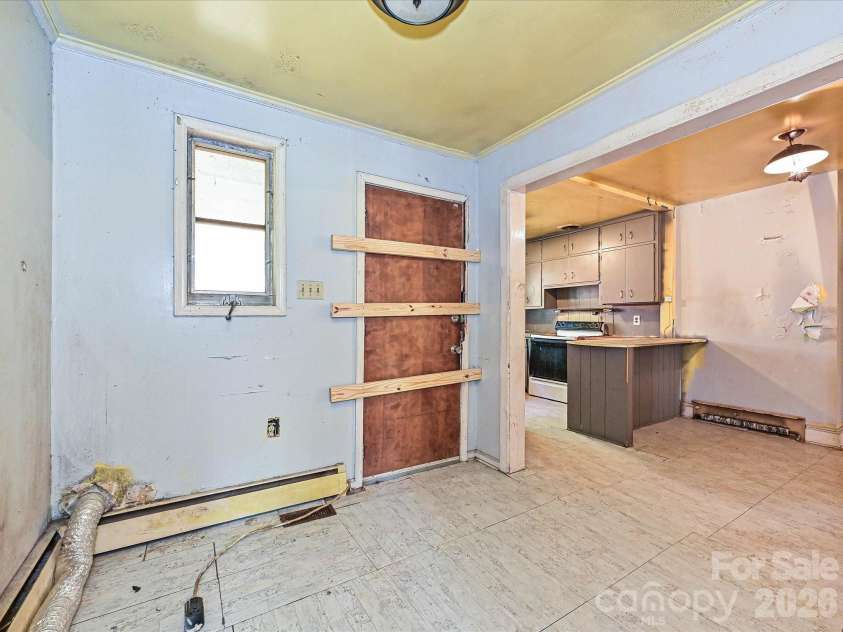 2629 Ringwood Street, Charlotte, NC 28208.  MLS# CAR4364721, YatesRealty ID 10176. 