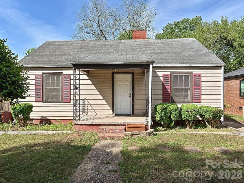 2629 Ringwood Street, Charlotte, NC 28208.  MLS# CAR4364721, YatesRealty ID 10176. Welcome!