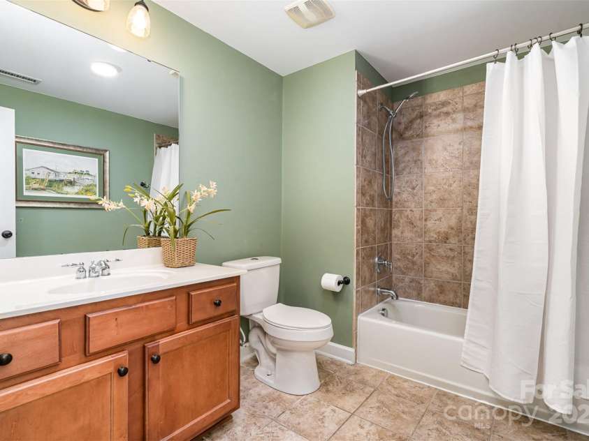3306 Delamere Drive, Matthews, NC 28104.  MLS# CAR4247095, YatesRealty ID 10176. Basement full bathroom