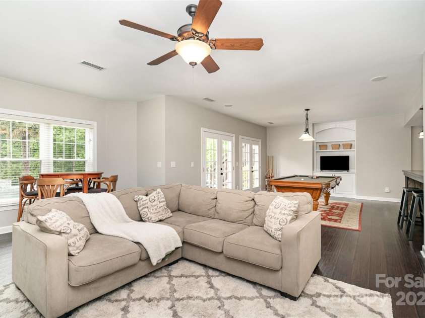 3306 Delamere Drive, Matthews, NC 28104.  MLS# CAR4247095, YatesRealty ID 10176. Basement sitting area