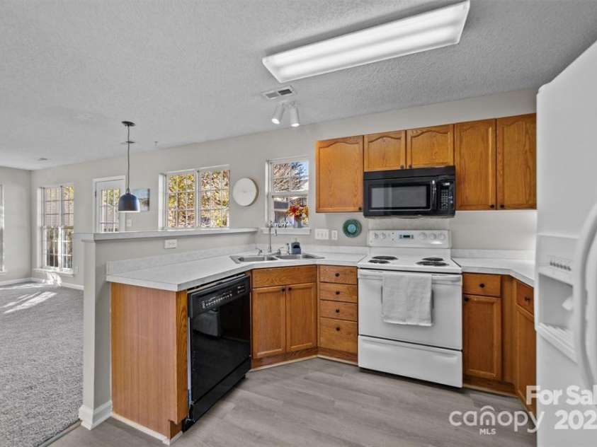 183 Bellelaine Drive, Mooresville, NC 28115.  MLS# CAR4252282, YatesRealty ID 10177. 