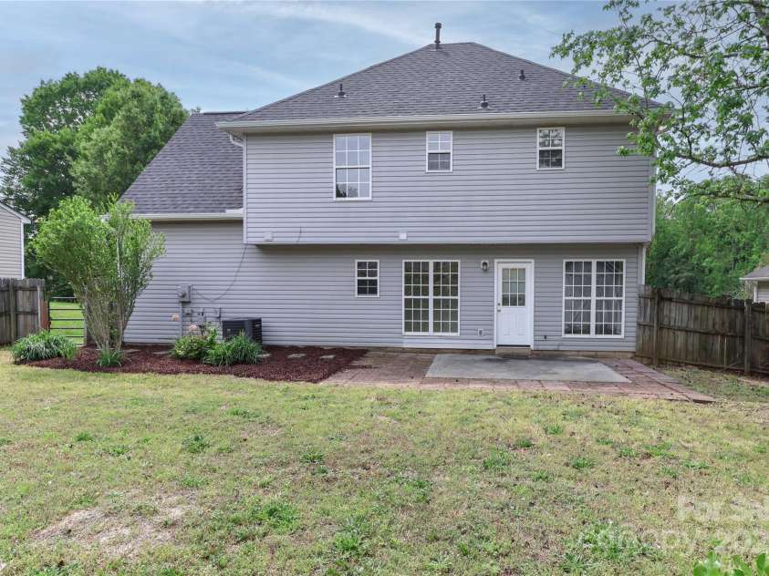 183 Bellelaine Drive, Mooresville, NC 28115.  MLS# CAR4252282, YatesRealty ID 10177. 