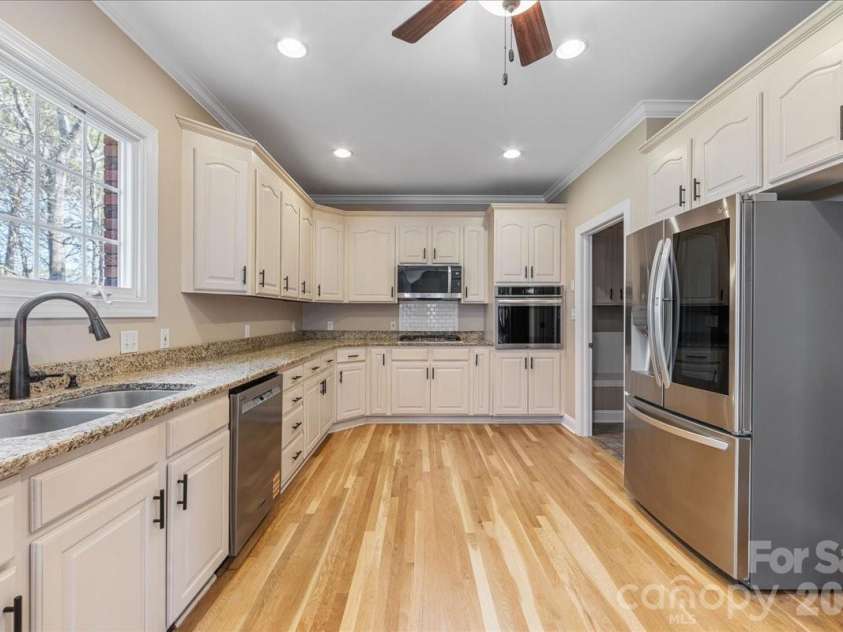 8380 Rocky River Road, Harrisburg, NC 28075.  MLS# CAR4359781, YatesRealty ID 10177. Kitchen