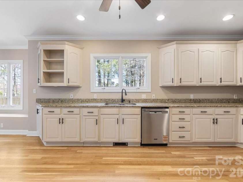 8380 Rocky River Road, Harrisburg, NC 28075.  MLS# CAR4359781, YatesRealty ID 10177. Kitchen