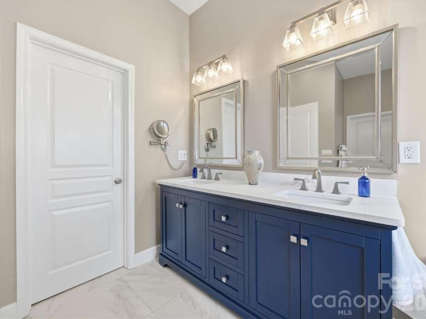 1132 Aringill Lane, Matthews, NC 28104.  MLS# CAR4361071, YatesRealty ID 10178. 