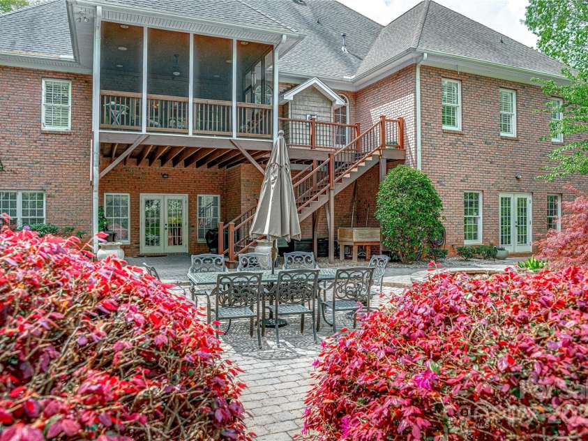 305 Caledonia Way, Waxhaw, NC 28173.  MLS# CAR4245692, YatesRealty ID 10178. 