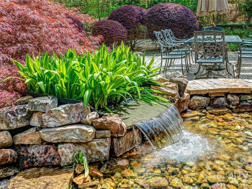 305 Caledonia Way, Waxhaw, NC 28173.  MLS# CAR4245692, YatesRealty ID 10178. 