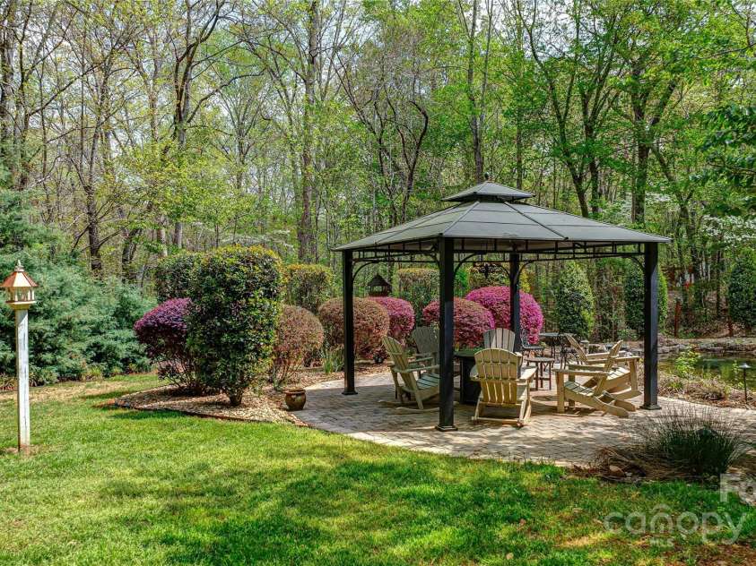 305 Caledonia Way, Waxhaw, NC 28173.  MLS# CAR4245692, YatesRealty ID 10178. 
