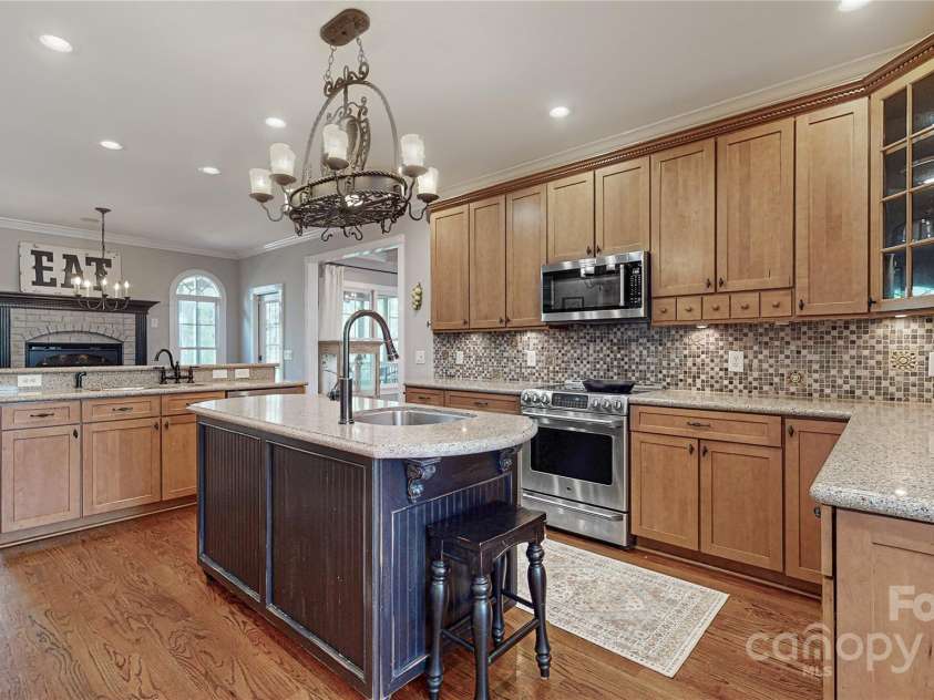 305 Caledonia Way, Waxhaw, NC 28173.  MLS# CAR4245692, YatesRealty ID 10178. 
