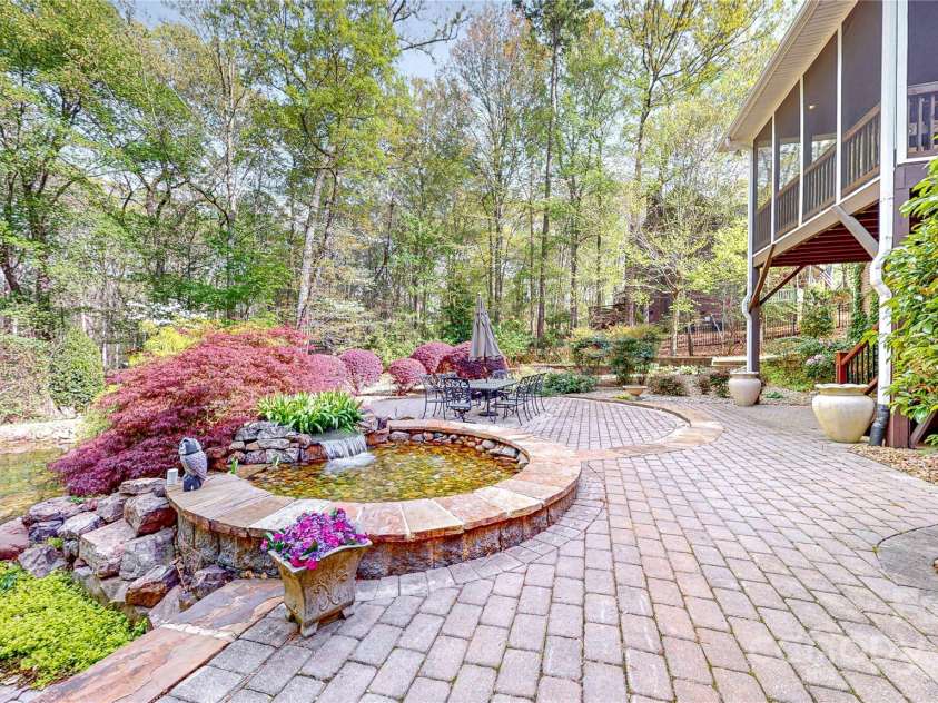 305 Caledonia Way, Waxhaw, NC 28173.  MLS# CAR4245692, YatesRealty ID 10178. 