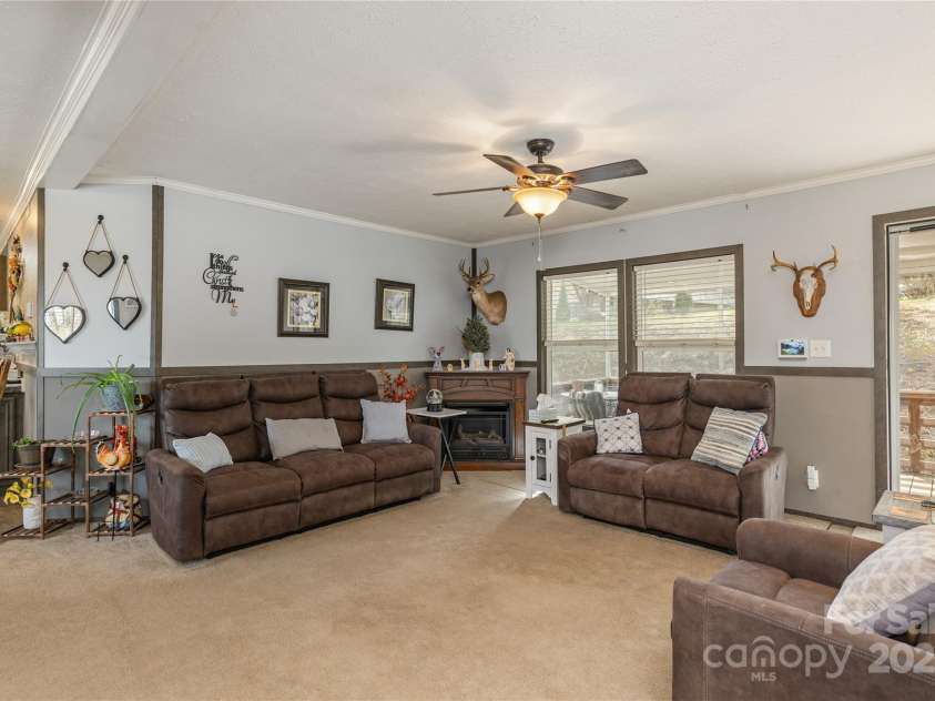 471 Pleasant Grove Road, Hendersonville, NC 28739.  MLS# CAR4243526, YatesRealty ID 10179. 