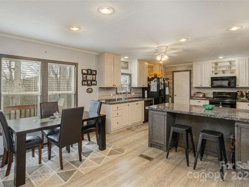 471 Pleasant Grove Road, Hendersonville, NC 28739.  MLS# CAR4243526, YatesRealty ID 10179. 