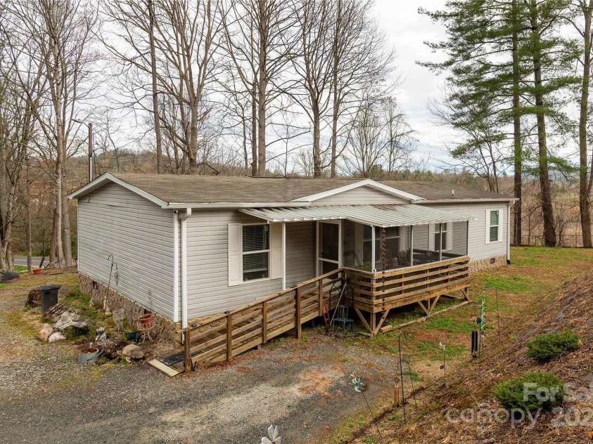 471 Pleasant Grove Road, Hendersonville, NC 28739.  MLS# CAR4243526, YatesRealty ID 10179. 