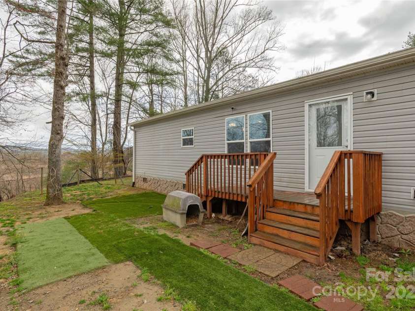 471 Pleasant Grove Road, Hendersonville, NC 28739.  MLS# CAR4243526, YatesRealty ID 10179. 