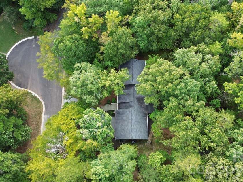 16 Woodvine Lane, Clover, SC 29710.  MLS# CAR4303329, YatesRealty ID 10180. 