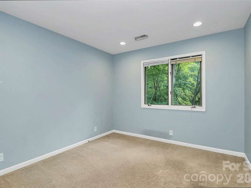 16 Woodvine Lane, Clover, SC 29710.  MLS# CAR4303329, YatesRealty ID 10180. 