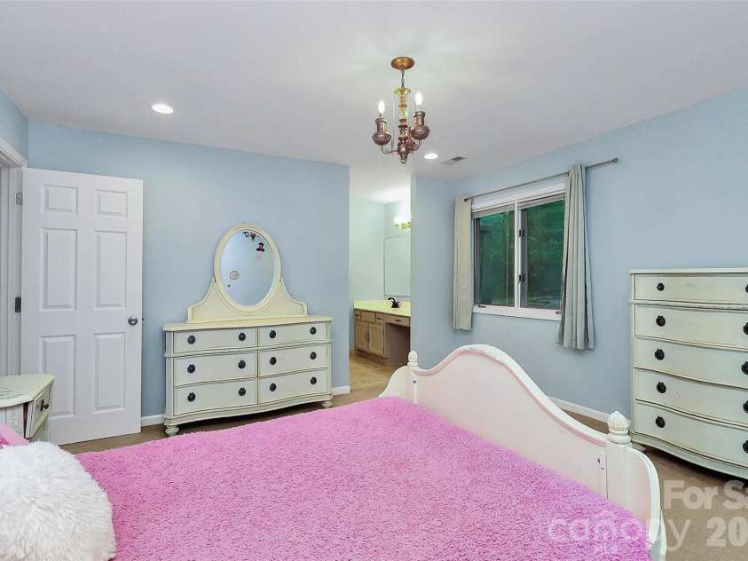 16 Woodvine Lane, Clover, SC 29710.  MLS# CAR4303329, YatesRealty ID 10180. 