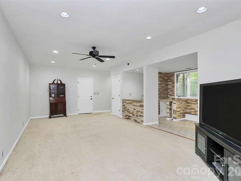 16 Woodvine Lane, Clover, SC 29710.  MLS# CAR4303329, YatesRealty ID 10180. 