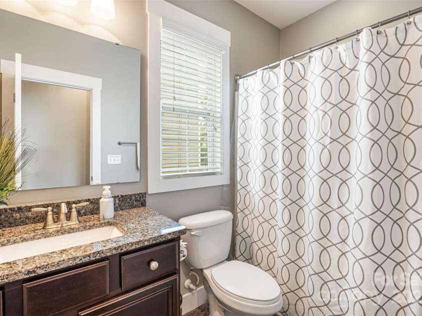 487 Hawks Creek Parkway, Fort Mill, SC 29708.  MLS# CAR4246089, YatesRealty ID 10180. First floor full bathroom
