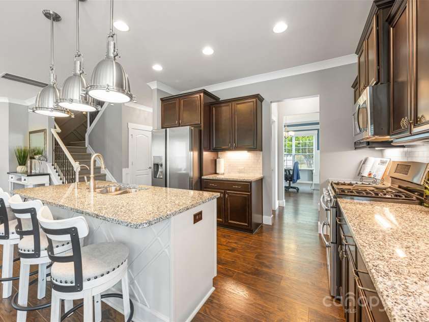 487 Hawks Creek Parkway, Fort Mill, SC 29708.  MLS# CAR4246089, YatesRealty ID 10180. Kitchen