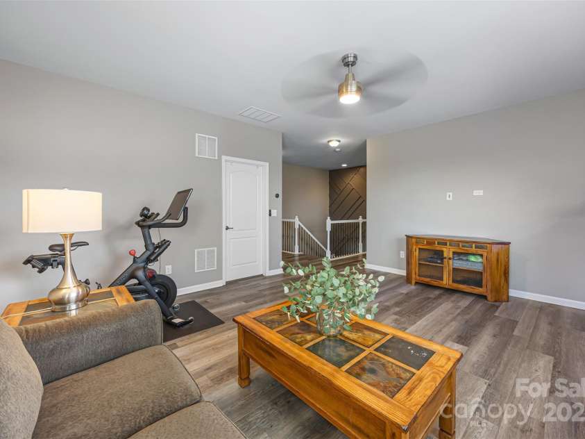 487 Hawks Creek Parkway, Fort Mill, SC 29708.  MLS# CAR4246089, YatesRealty ID 10180. Loft