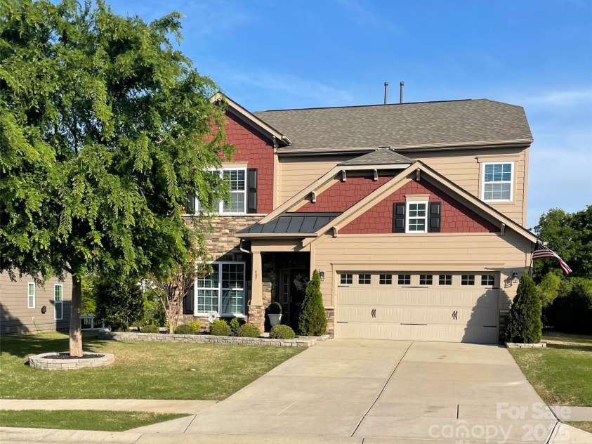 487 Hawks Creek Parkway, Fort Mill, SC 29708.  MLS# CAR4246089, YatesRealty ID 10180. WELCOME HOME !!!