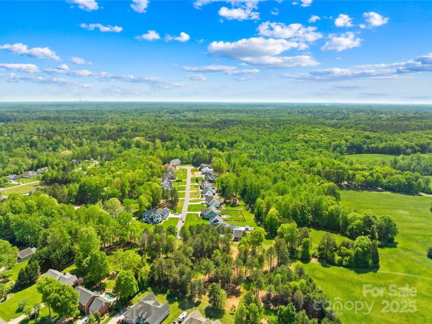 108 Castleview Lane, Mooresville, NC 28115.  MLS# CAR4246453, YatesRealty ID 10181. 
