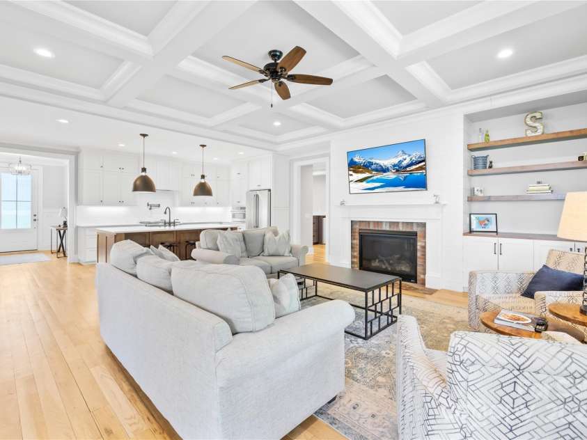 108 Castleview Lane, Mooresville, NC 28115.  MLS# CAR4246453, YatesRealty ID 10181. Bright and inviting living room