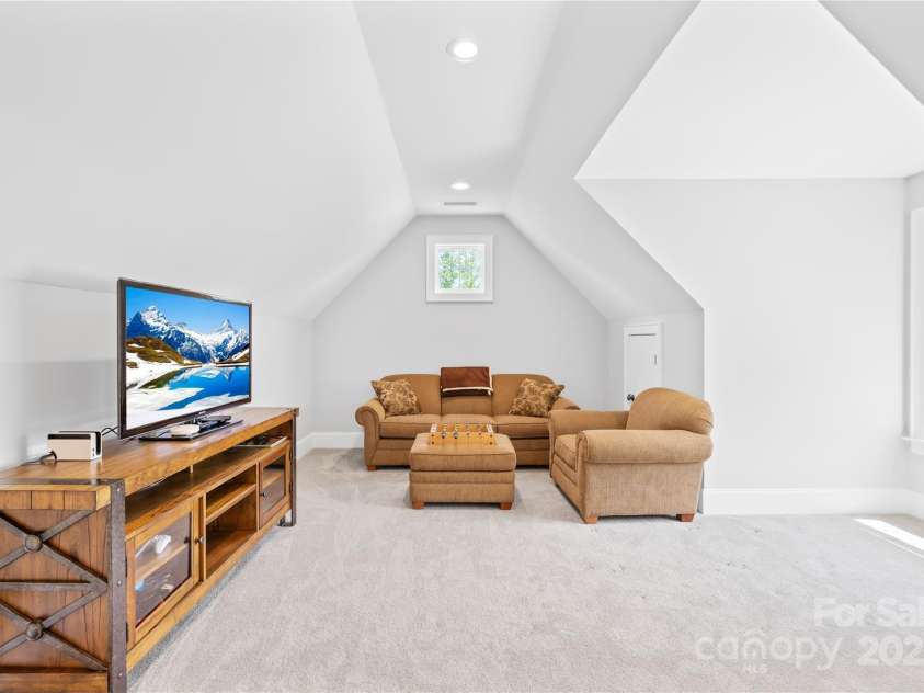 108 Castleview Lane, Mooresville, NC 28115.  MLS# CAR4246453, YatesRealty ID 10181. Large bonus room/optional bedroom