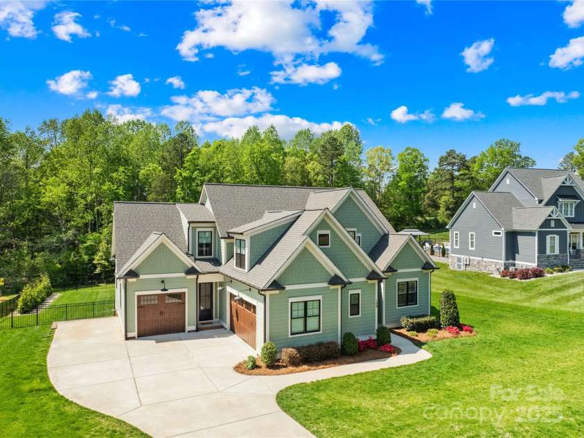 108 Castleview Lane, Mooresville, NC 28115.  MLS# CAR4246453, YatesRealty ID 10181. Welcome to 108 Castleview Lane