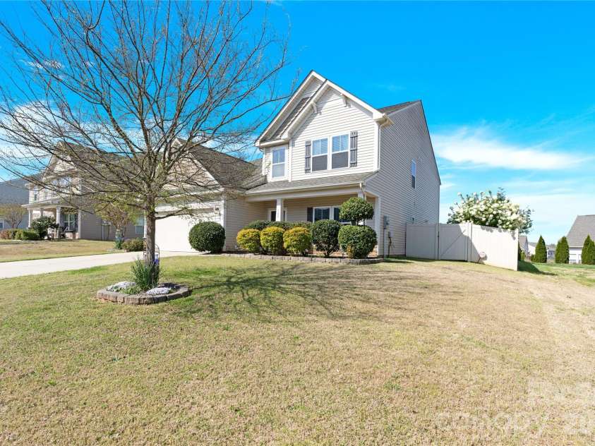 183 Water Ski Drive, Statesville, NC 28677.  MLS# CAR4319925, YatesRealty ID 10182. 