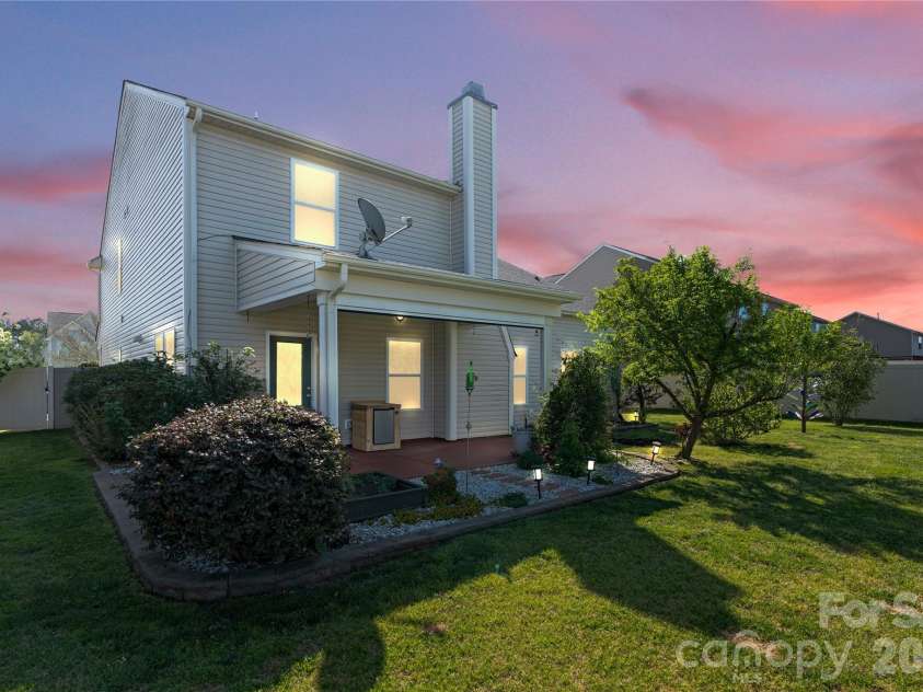183 Water Ski Drive, Statesville, NC 28677.  MLS# CAR4319925, YatesRealty ID 10182. 