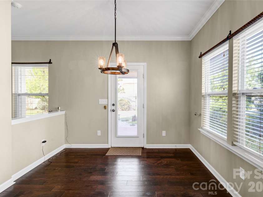 183 Water Ski Drive, Statesville, NC 28677.  MLS# CAR4319925, YatesRealty ID 10182. Breakfast Area