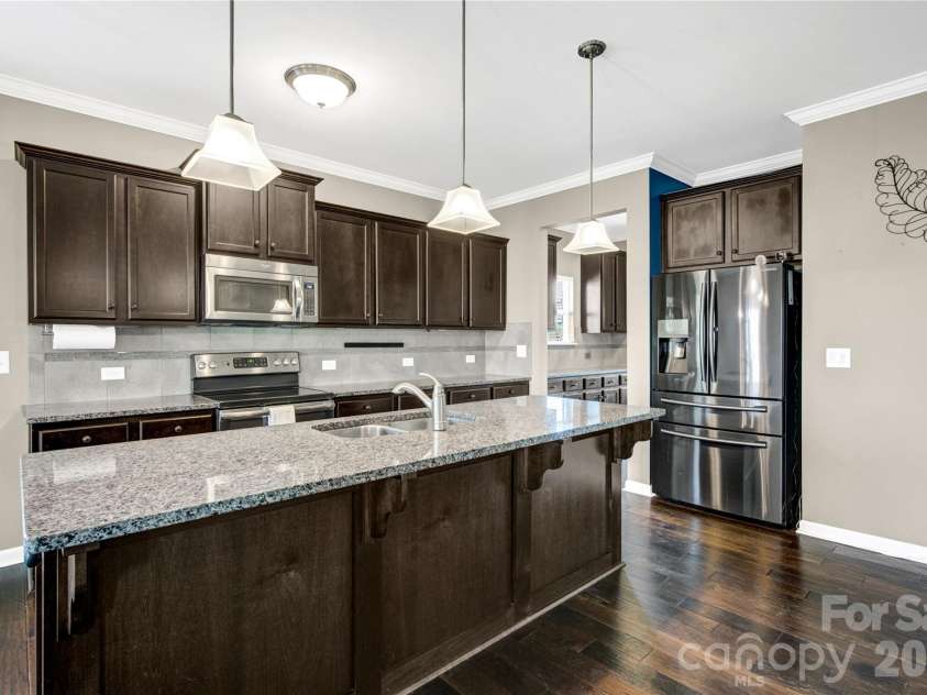 183 Water Ski Drive, Statesville, NC 28677.  MLS# CAR4319925, YatesRealty ID 10182. Kitchen