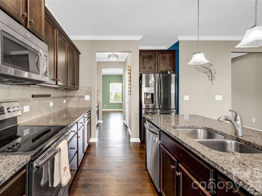 183 Water Ski Drive, Statesville, NC 28677.  MLS# CAR4319925, YatesRealty ID 10182. Kitchen