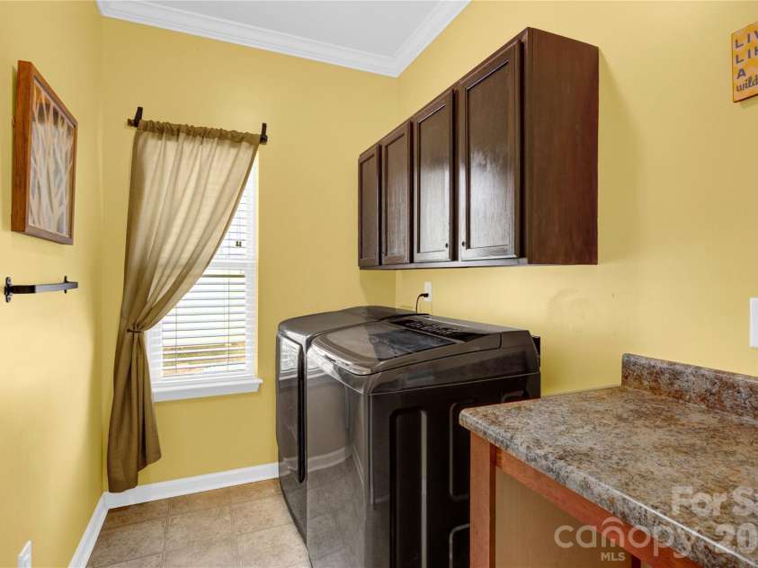 183 Water Ski Drive, Statesville, NC 28677.  MLS# CAR4319925, YatesRealty ID 10182. Laundry