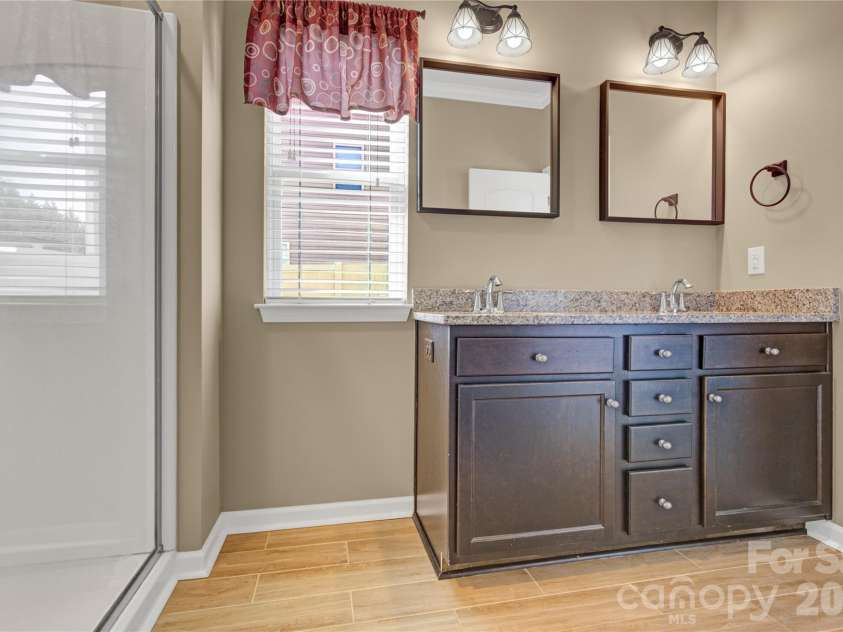 183 Water Ski Drive, Statesville, NC 28677.  MLS# CAR4319925, YatesRealty ID 10182. Primary Bathroom