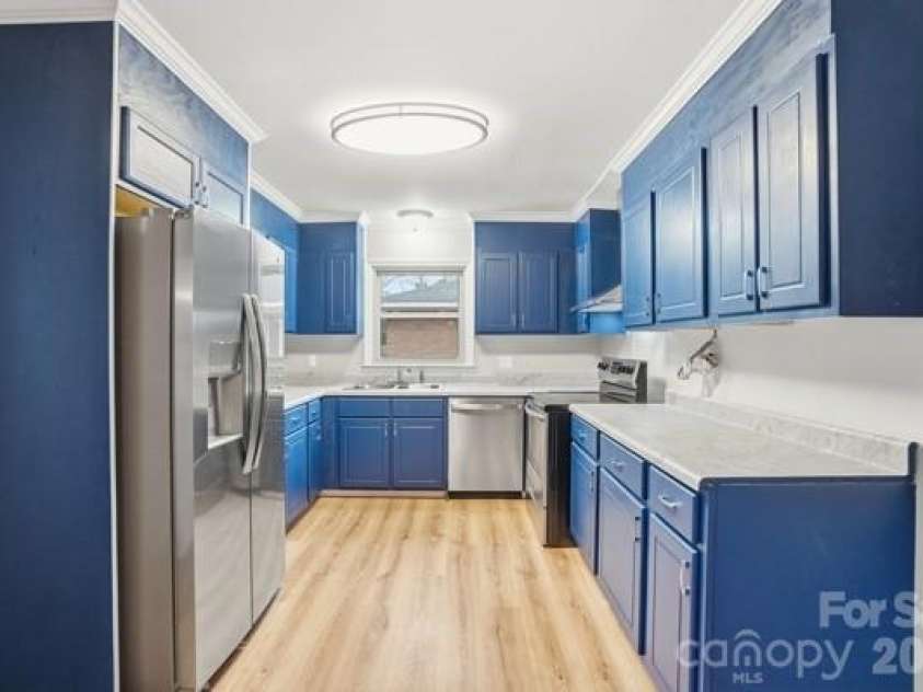 5326 Dolphin Lane, Charlotte, NC 28215.  MLS# CAR4333511, YatesRealty ID 10184. 