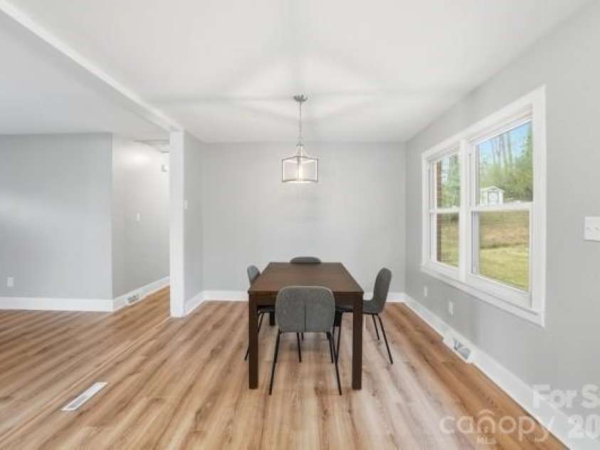 5326 Dolphin Lane, Charlotte, NC 28215.  MLS# CAR4333511, YatesRealty ID 10184. 