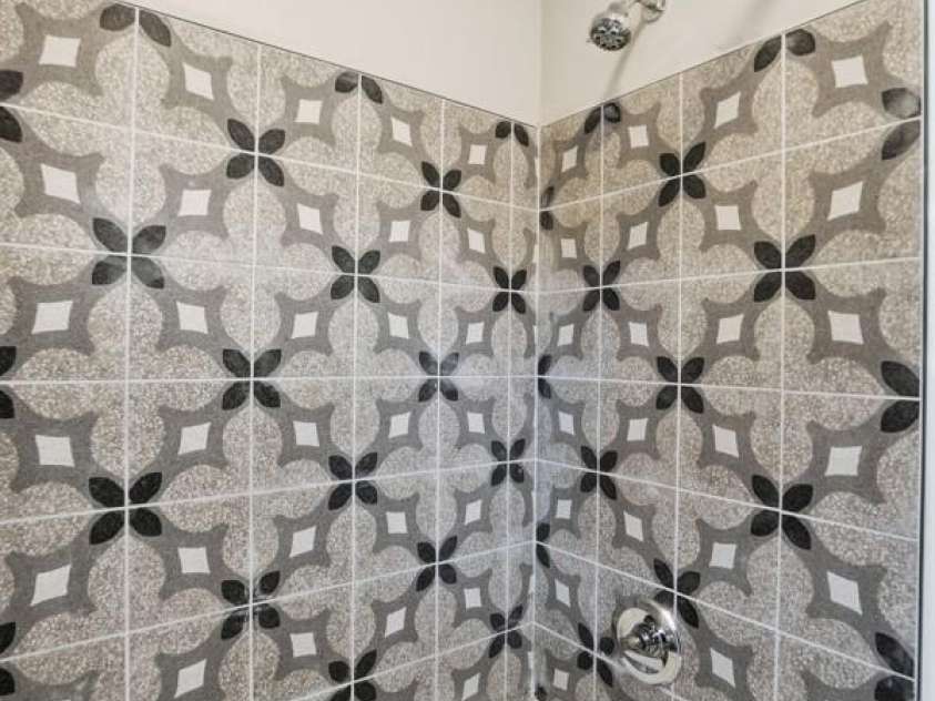 5326 Dolphin Lane, Charlotte, NC 28215.  MLS# CAR4333511, YatesRealty ID 10184. 