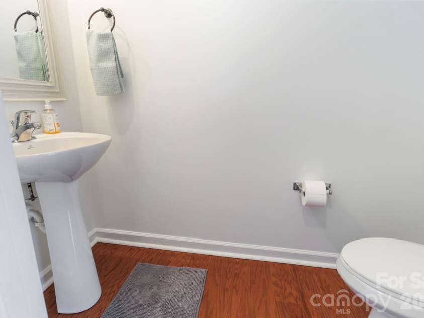 2318 Whitford Lane, Charlotte, NC 28210.  MLS# CAR4342474, YatesRealty ID 10185. 