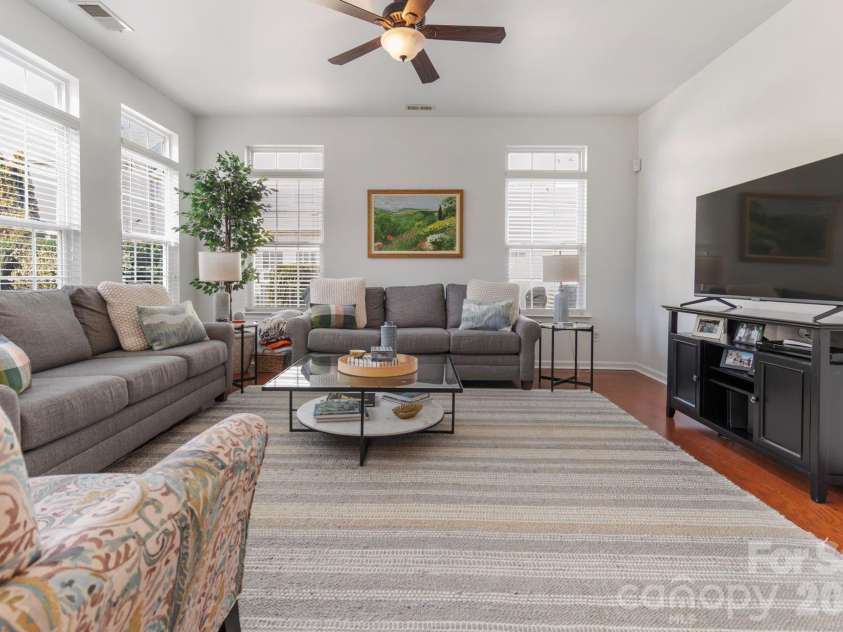 2318 Whitford Lane, Charlotte, NC 28210.  MLS# CAR4342474, YatesRealty ID 10185. 