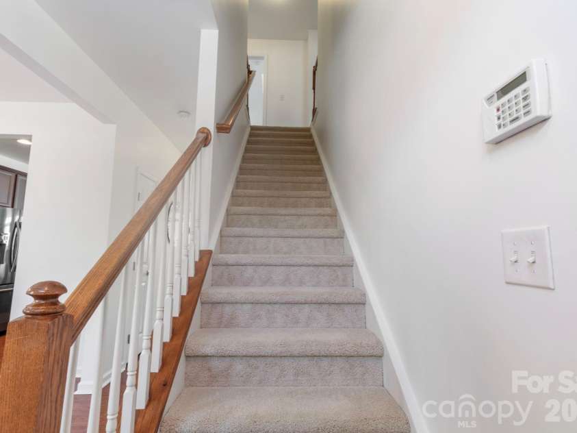 2318 Whitford Lane, Charlotte, NC 28210.  MLS# CAR4342474, YatesRealty ID 10185. 