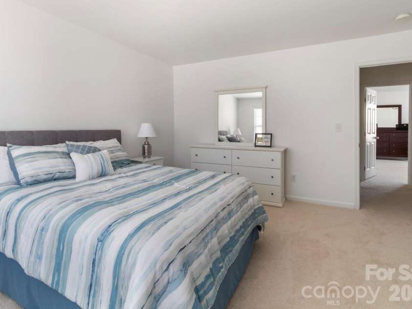 2318 Whitford Lane, Charlotte, NC 28210.  MLS# CAR4342474, YatesRealty ID 10185. 