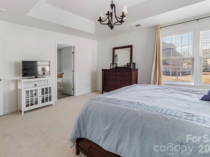 2318 Whitford Lane, Charlotte, NC 28210.  MLS# CAR4342474, YatesRealty ID 10185. 