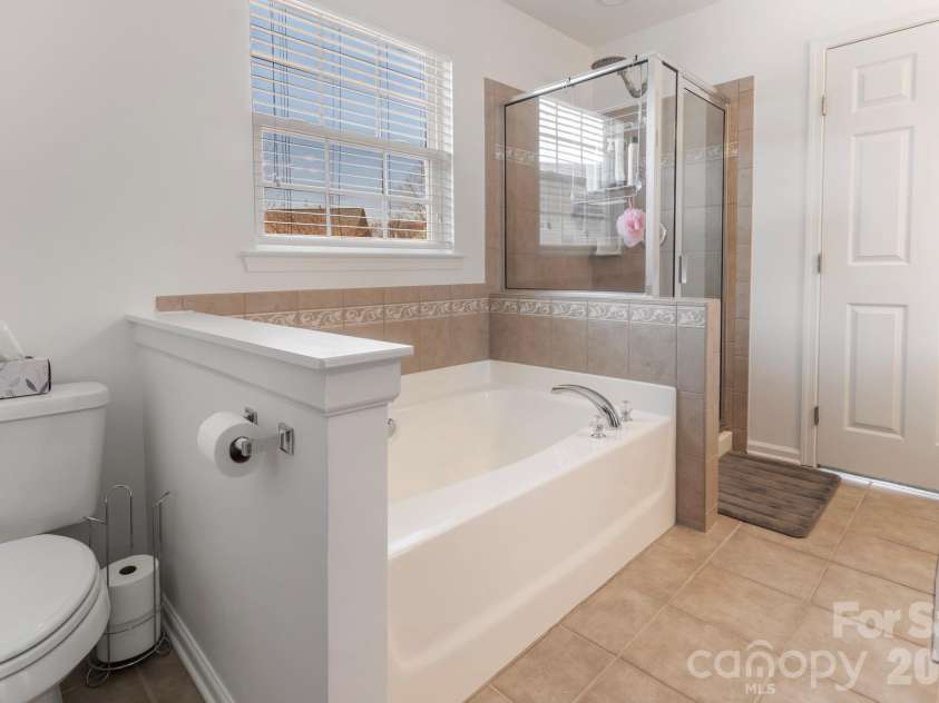 2318 Whitford Lane, Charlotte, NC 28210.  MLS# CAR4342474, YatesRealty ID 10185. 