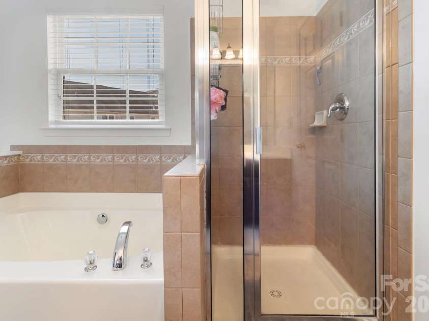 2318 Whitford Lane, Charlotte, NC 28210.  MLS# CAR4342474, YatesRealty ID 10185. 