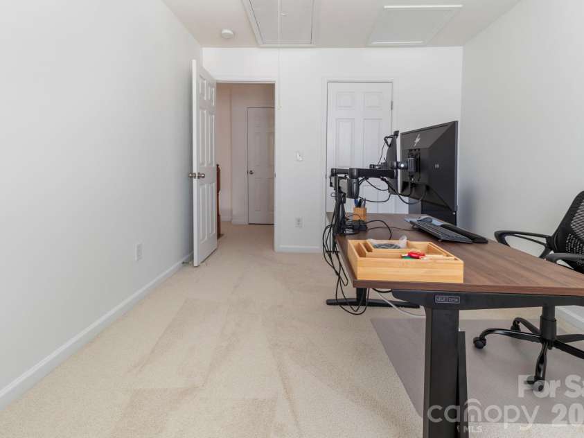 2318 Whitford Lane, Charlotte, NC 28210.  MLS# CAR4342474, YatesRealty ID 10185. 